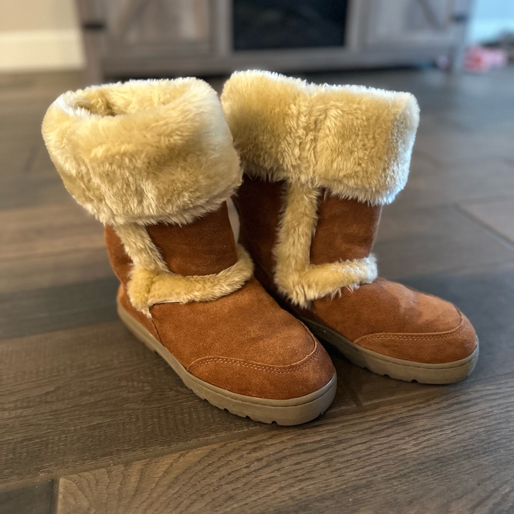 Style & Co Suede & Fur Boots Size 8 Excellent Condition